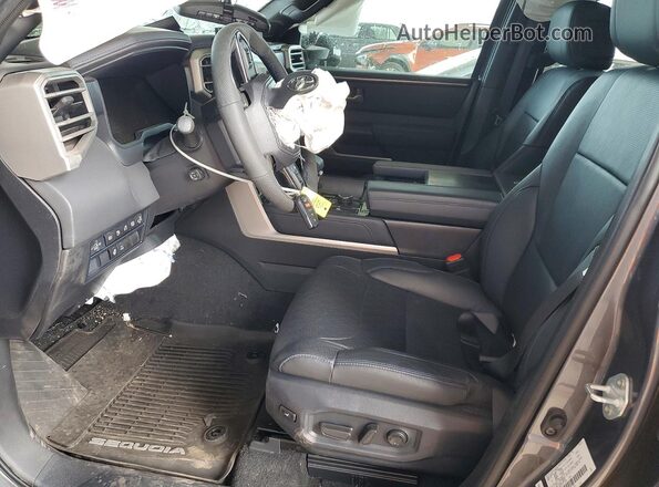 7SVAAABA7TX077138 2026 TOYOTA SEQUOIA Gray Սալոնի դիմացի տեսք