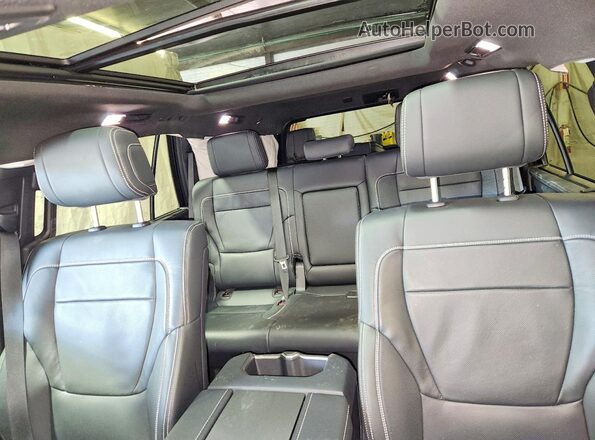 7SVAAABA7TX078435 2026 TOYOTA SEQUOIA Charcoal Vista de los asientos traseros