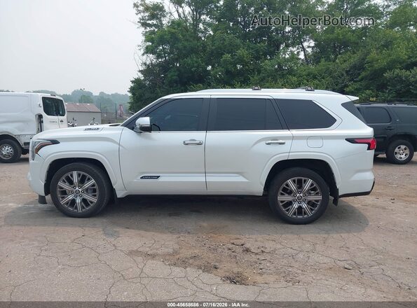 7SVAAABA9PX018761 2023 TOYOTA SEQUOIA White 360 interior view