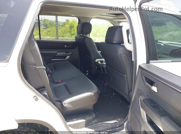 7SVAAABA9RX030248 2024 TOYOTA SEQUOIA White Widok naklejki z numerem VIN