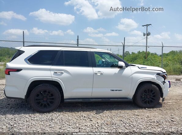 7SVAAABA9RX030248 2024 TOYOTA SEQUOIA White Widok wnętrza z tyłu