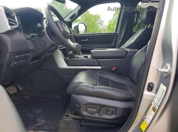 7SVAAABAXSX065581 2025 TOYOTA SEQUOIA Silver წინა სალონის ხედი