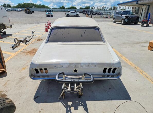 7T01C212686 1967 FORD MUSTANG White Vista trasera