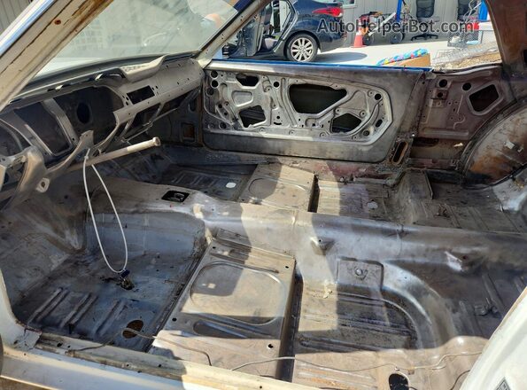 7T01C212686 1967 FORD MUSTANG White Vista interior delantera