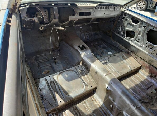 7T01C212686 1967 FORD MUSTANG White Vista del salpicadero