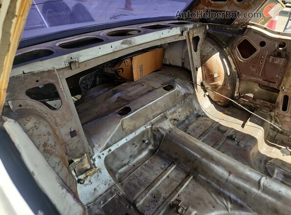 7T01C212686 1967 FORD MUSTANG White Vista de los asientos traseros