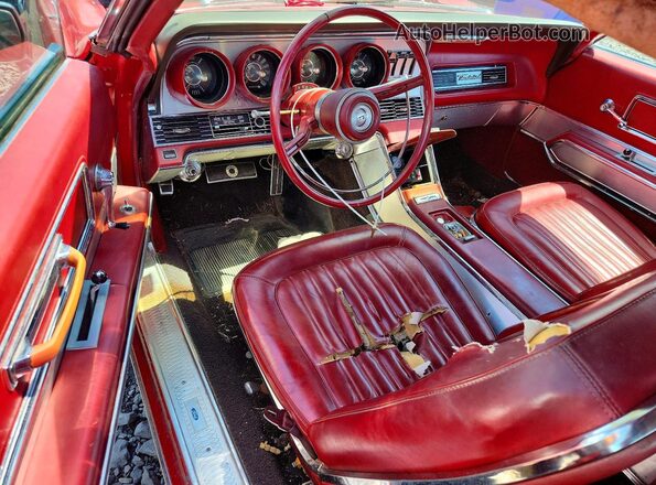 7Y82Z143022 1967 FORD THUNDRBIRD Red Vista del salpicadero