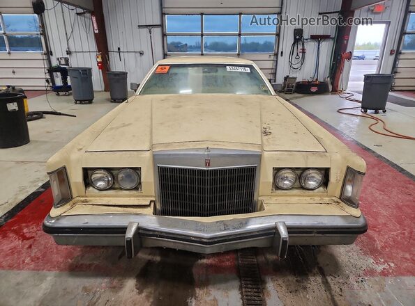 7Y89A884092 1977 LINCOLN CONTINENTA Кремовый Вид спереди