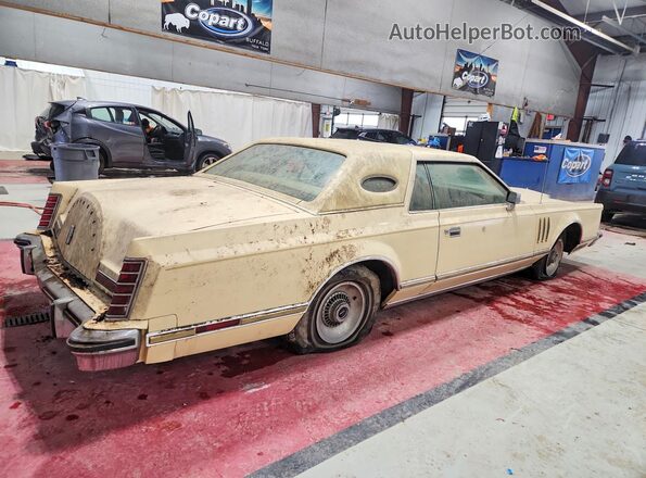 7Y89A884092 1977 LINCOLN CONTINENTA Кремовый Задняя правая четверть