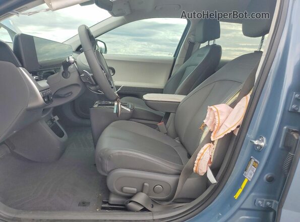 7YAKN4DA2SY004732 2025 HYUNDAI IONIQ Синий Вид салона спереди