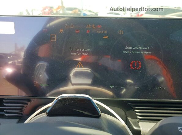 7YAKN4DA6SY028029 2025 HYUNDAI IONIQ White Widok zestawu wskaźników