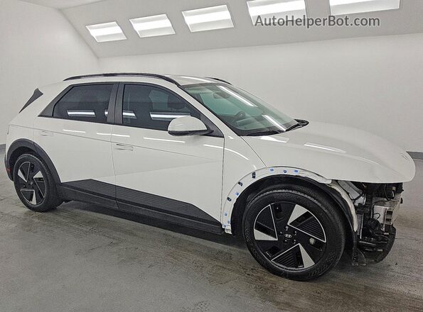 7YAKN4DA7SY014477 2025 HYUNDAI IONIQ Белый Передняя правая четверть