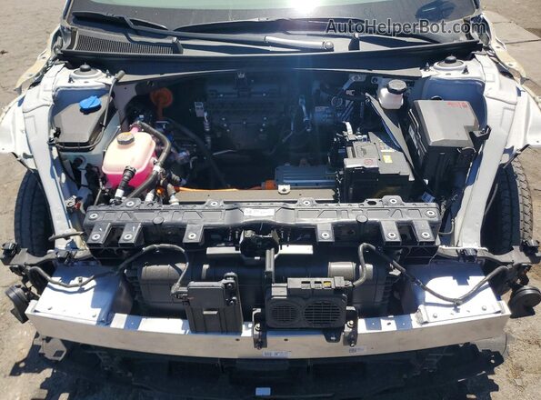 7YAKN4DA8SY040277 2025 HYUNDAI IONIQ Silver Widok komory silnika