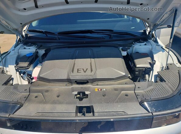 7YAKNDDC0TY063832 2026 HYUNDAI IONIQ Gray Vista del compartimento del motor