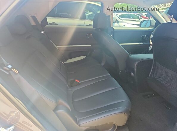 7YAKNDDC0TY063832 2026 HYUNDAI IONIQ Gray Vista interior trasera