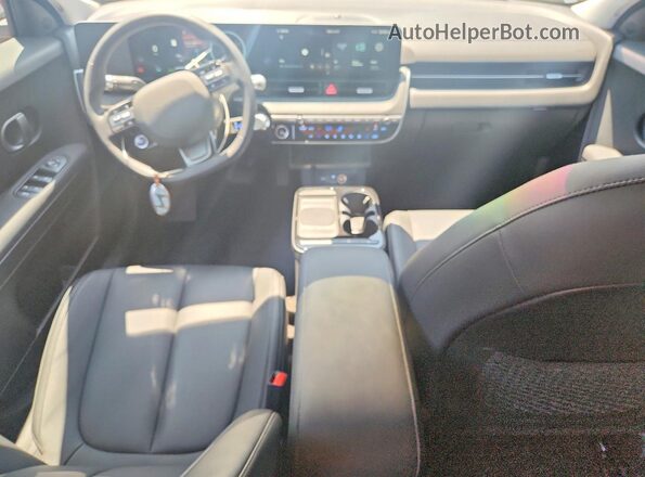 7YAKNDDC0TY063832 2026 HYUNDAI IONIQ Gray Vista del salpicadero