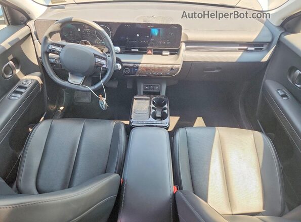 7YAKNDDC5SY037208 2025 HYUNDAI IONIQ Blue Dashboard view