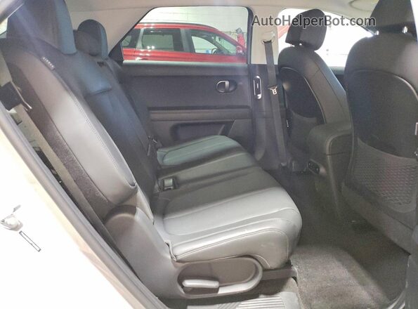 7YAKNDDC6TY048932 2026 HYUNDAI IONIQ Silver Vista interior trasera