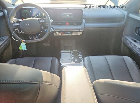 7YAKPDDCXSY030006 2025 HYUNDAI IONIQ Black Առջևի վահանակի տեսք