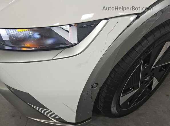 7YAKR4DA1SY038617 2025 HYUNDAI IONIQ White Widok wnętrza 360 stopni