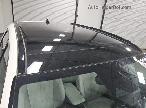 7YAKR4DA1SY038617 2025 HYUNDAI IONIQ White 