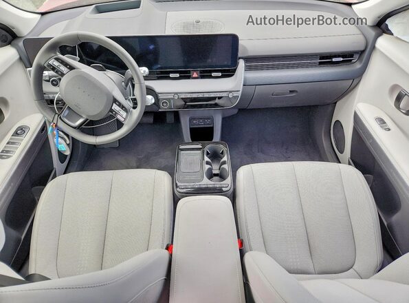 7YAKRDDC5TY044441 2026 HYUNDAI IONIQ Красный Вид панели приборов