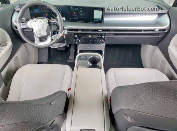 7YAMS5S10TY010413 2026 HYUNDAI IONIQ Silver Widok deski rozdzielczej