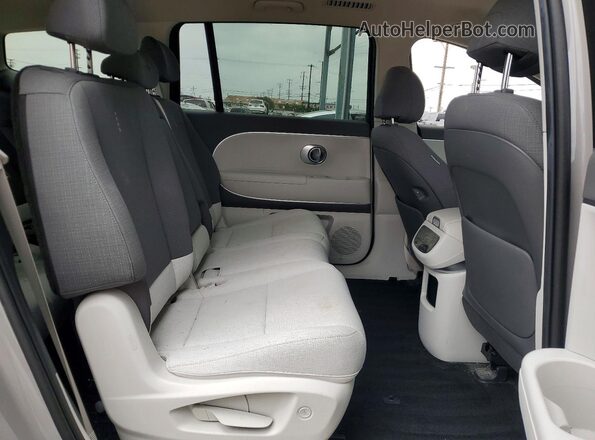 7YAMS5S10TY010413 2026 HYUNDAI IONIQ Silver Widok wnętrza z tyłu