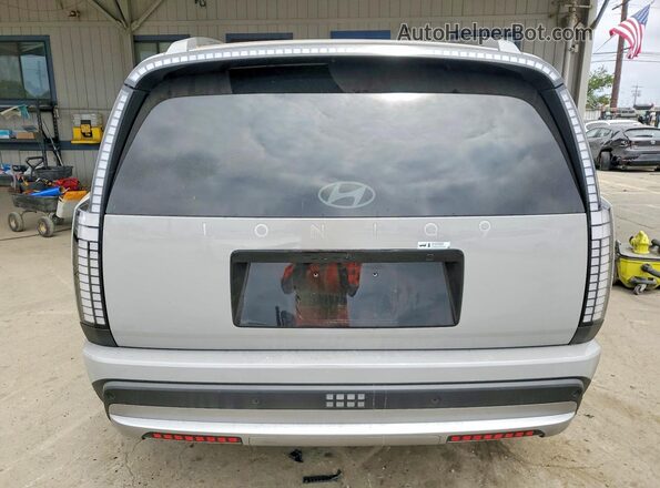 7YAMS5S10TY010413 2026 HYUNDAI IONIQ Silver Widok z tyłu