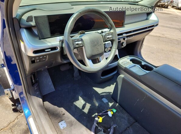 7YAMUFS36TY008828 2026 HYUNDAI IONIQ Blue Widok deski rozdzielczej