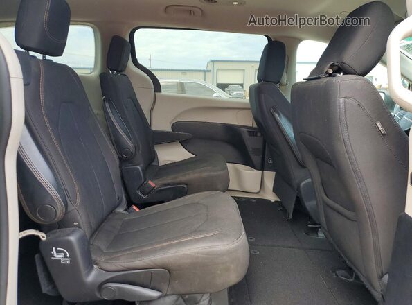 2C4RC1DGXHR502219 2017 CHRYSLER PACIFICA Black Widok komory silnika
