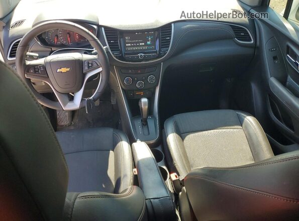 KL7CJLSB2HB238911 2017 CHEVROLET TRAX Белый Вид щитка приборов