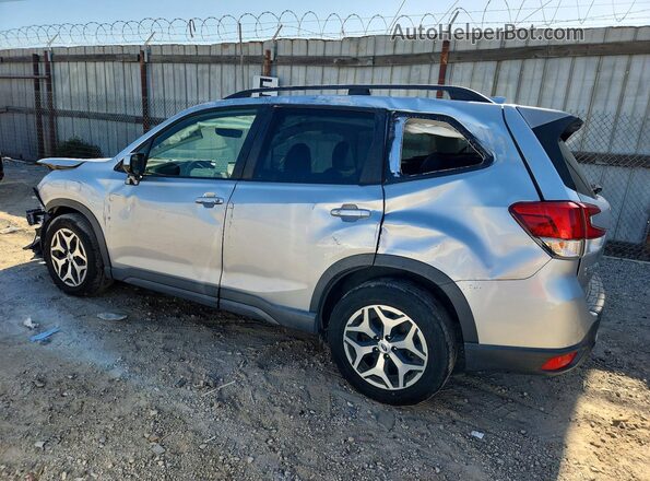 JF2SKAJC3LH412051 2020 SUBARU FORESTER Silver Trasero derecho