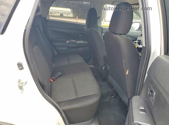 JA4ARUAU9MU022705 2021 MITSUBISHI OUTLANDER White Vista del compartimento del motor