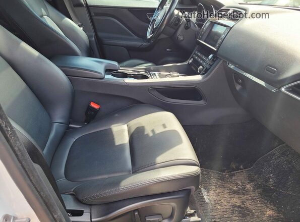 SADCJ2BN0HA092722 2017 JAGUAR F-PACE White Widok z tyłu