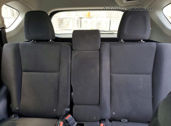 JTMZFREV2HJ128745 2017 TOYOTA RAV4 White Widok wnętrza z tyłu