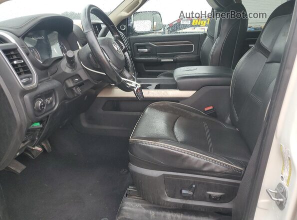 3C63RRJL8KG624182 2019 RAM 3500 White Vista del salpicadero