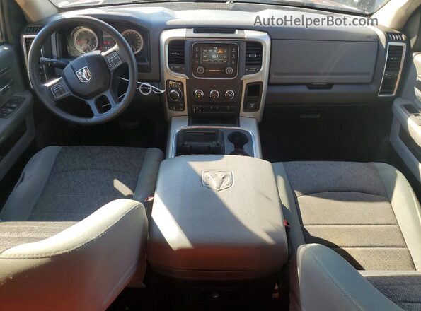 1C6RR7GT6LS142889 2020 RAM 1500 Красный Вид щитка приборов