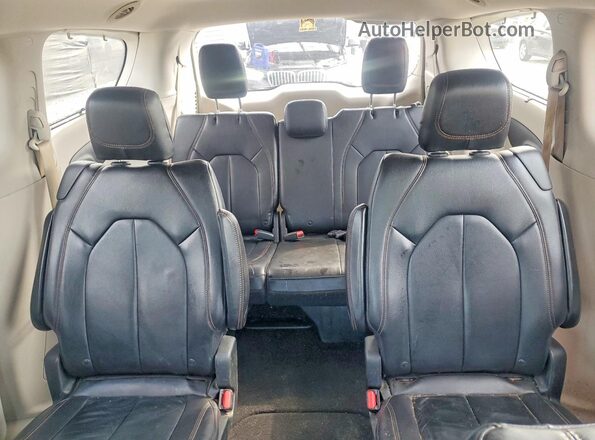 2C4RC1BG3HR506681 2017 CHRYSLER PACIFICA Gray Vista interior trasera