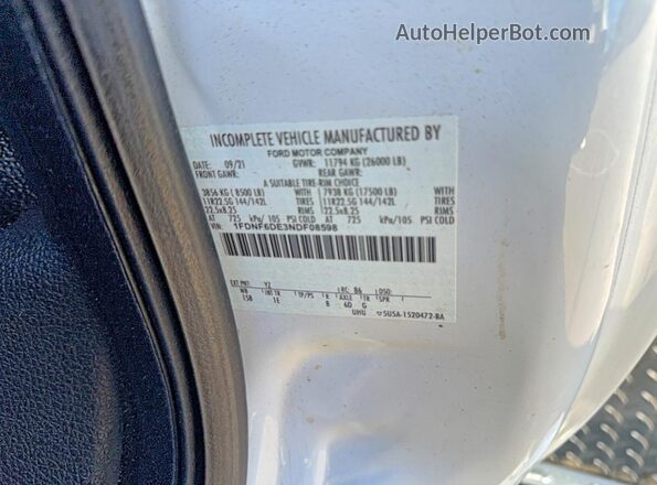 1FDNF6DE3NDF08598 2022 FORD F650 White Vista interior trasera
