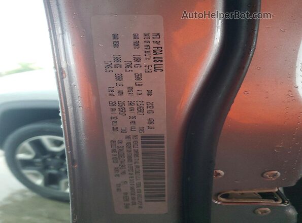 3C4NJDDB3JT441843 2018 JEEP COMPASS Silver Widok wnętrza 360 stopni