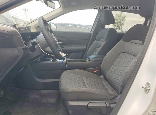 3N8AP6CE3TL380148 2026 NISSAN KICKS White Widok deski rozdzielczej