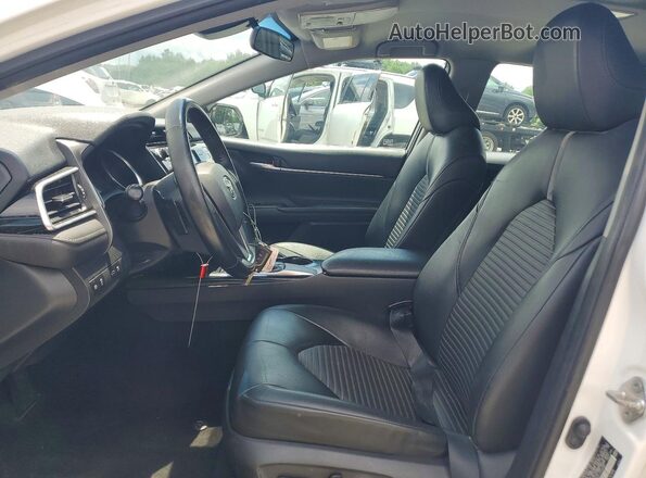 4T1B11HK4JU036992 2018 TOYOTA CAMRY White Dashboard view
