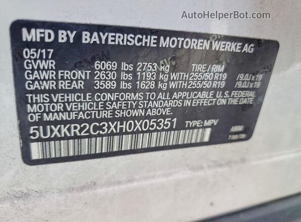 5UXKR2C3XH0X05351 2017 BMW X5 White 360 interior view