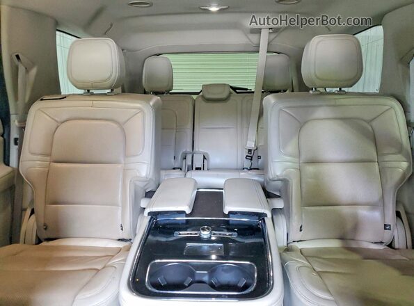 5LMJJ3LT5KEL11740 2019 LINCOLN NAVIGATOR Черный Вид задней части салона
