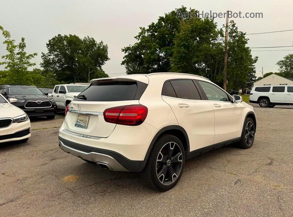 WDCTG4EB1KU004669 2019 MERCEDES-BENZ GLA White Delantero derecho