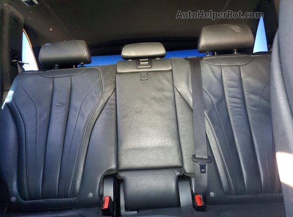 5UXKR2C57J0X08313 2018 BMW X5 White Vista interior trasera