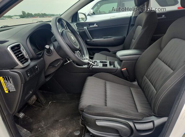 KNDPMCAC8H7127708 2017 KIA SPORTAGE White Widok deski rozdzielczej