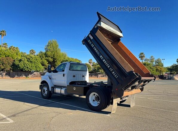 1FDNF6DE3NDF08598 2022 FORD F650 White Vista del compartimento del motor