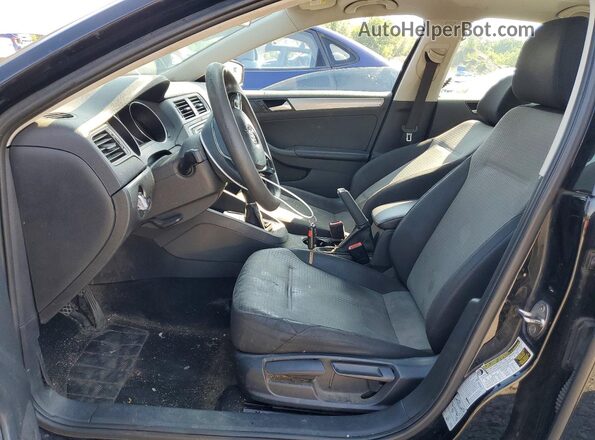 3VW167AJ5HM320388 2017 VOLKSWAGEN JETTA Черный Вид панели приборов
